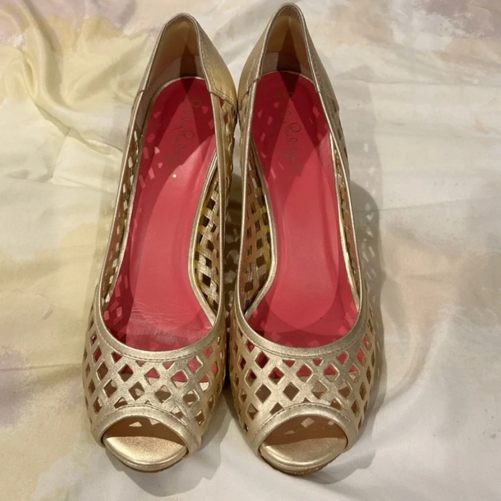 Lilly Pulitzer Gold Leather Resort Chic Basketweave Open Toe Wedge.FIRM PRICE - Picture 5 of 11